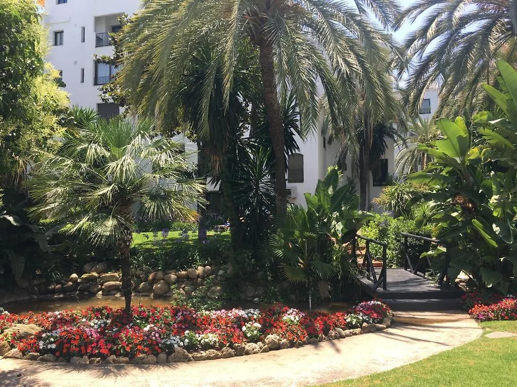 Jardines Del Puerto En Pleno Centro De Puerto Banus Daire Marbella